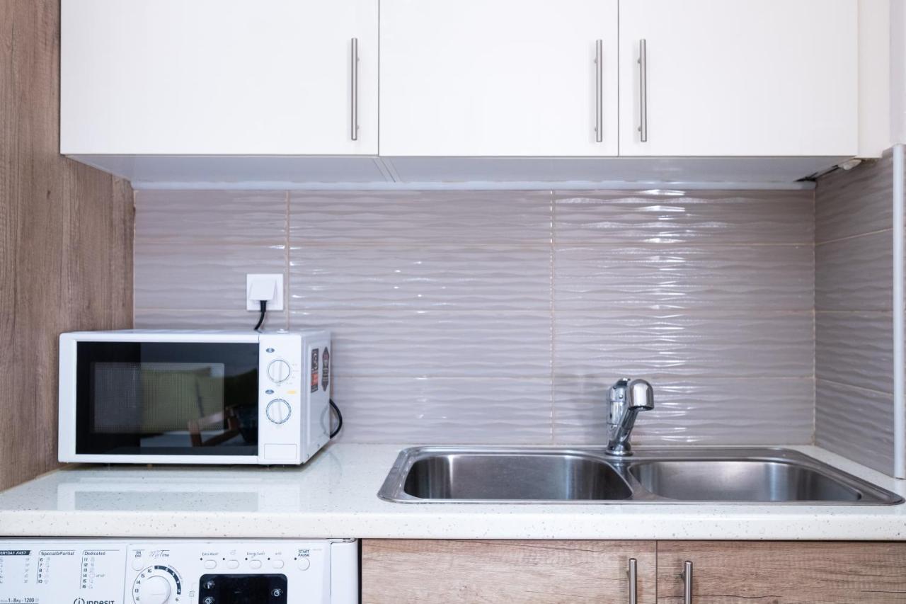 Family Apartment Near Port Piraeus Ngoại thất bức ảnh